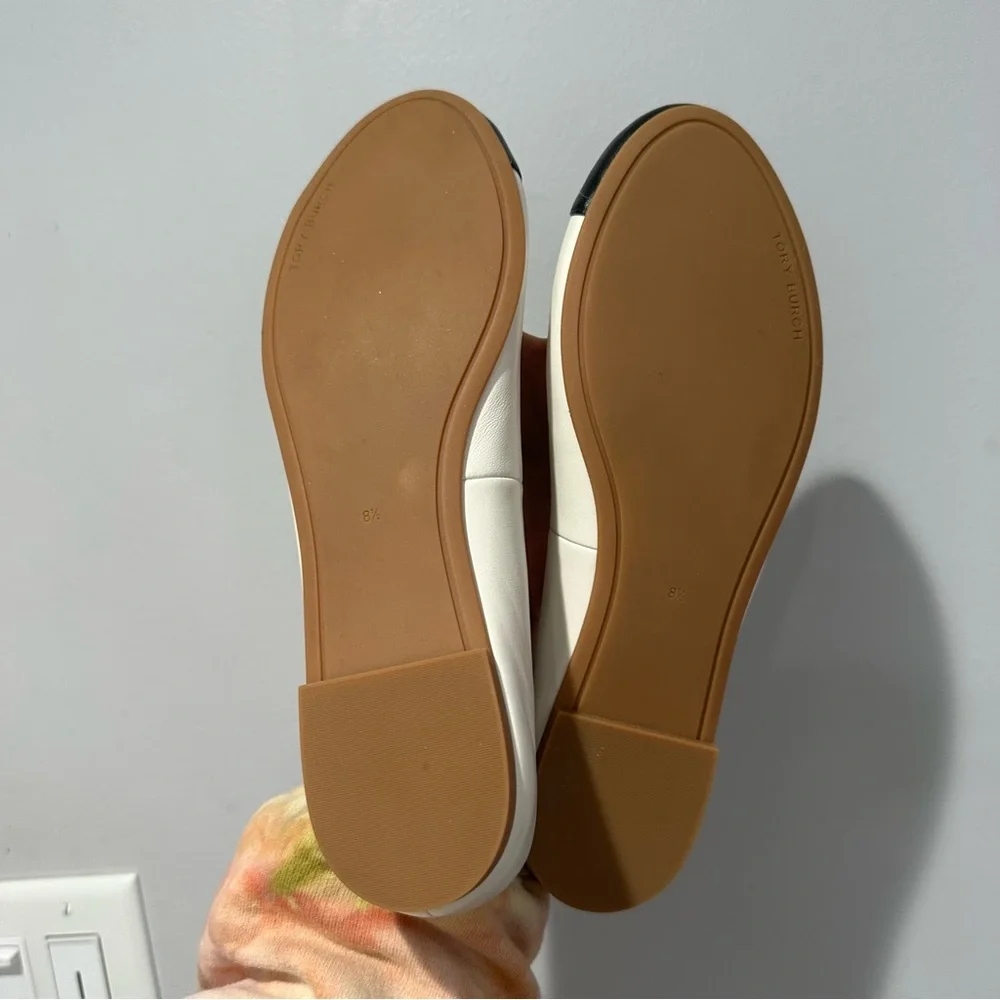 Tory Burch Cap-Toe Ballet Flat Cream Black Leather Gold Tone Logo Medallion 8.5